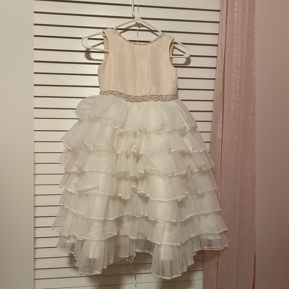 Flower girl dress in size 6 and 4